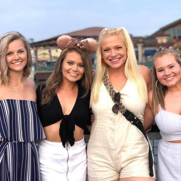 Meet your Posher, Katie - Picture 1 of 1